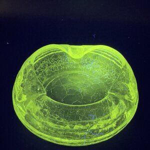Vintage 1970s Clear Crackle Glass Ashtray Dish Bowl Manganese 365nm UV Glow VTG